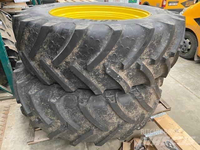 John Deere 7R Gume, kolesa in platišča