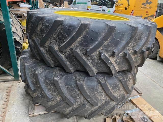 John Deere 7R Gume, kolesa in platišča