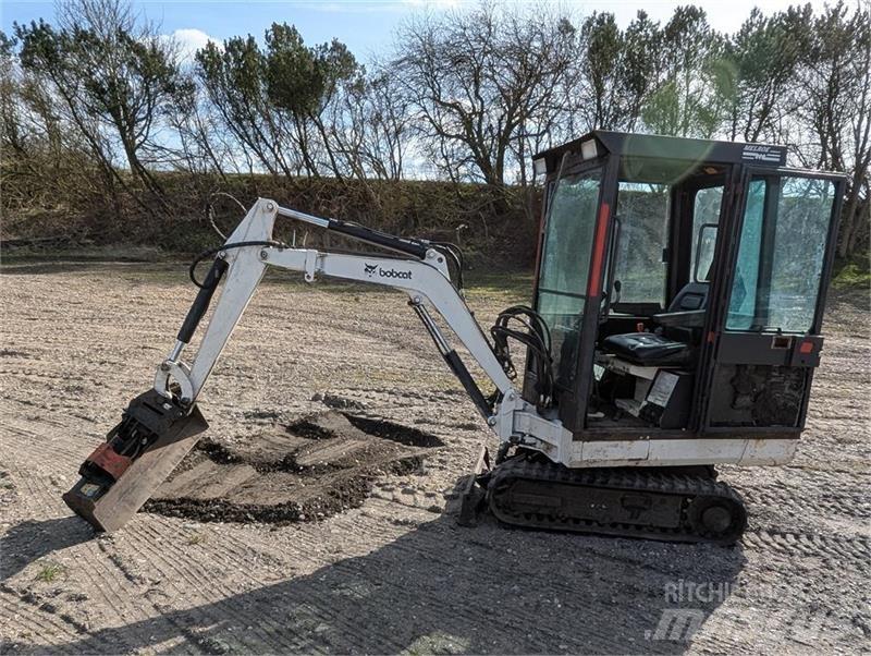 Bobcat X220 Mini bagri <7t