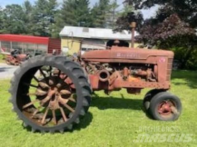 Farmall M Tractor Drugo