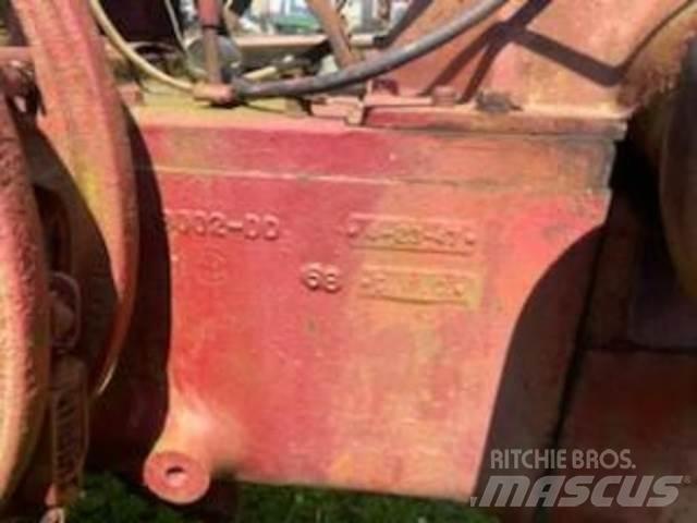 Farmall M Tractor Drugo