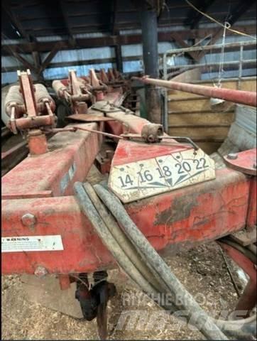 White 598 Plow Drugo