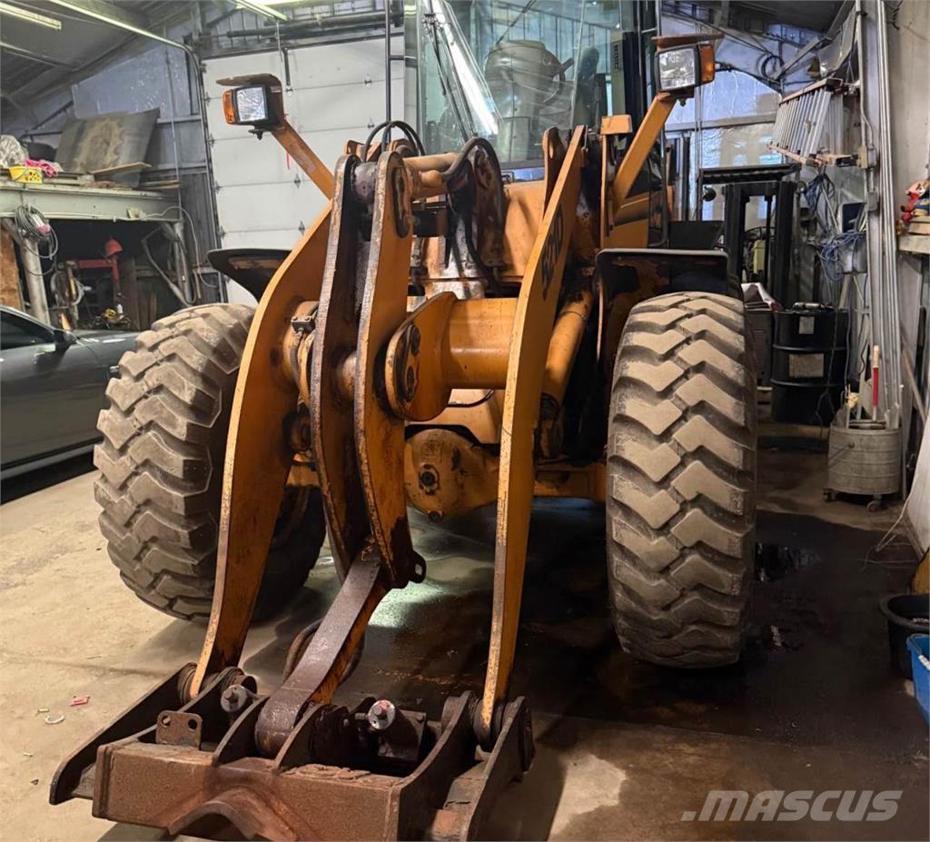 CASE 521D Kolesni nakladalci