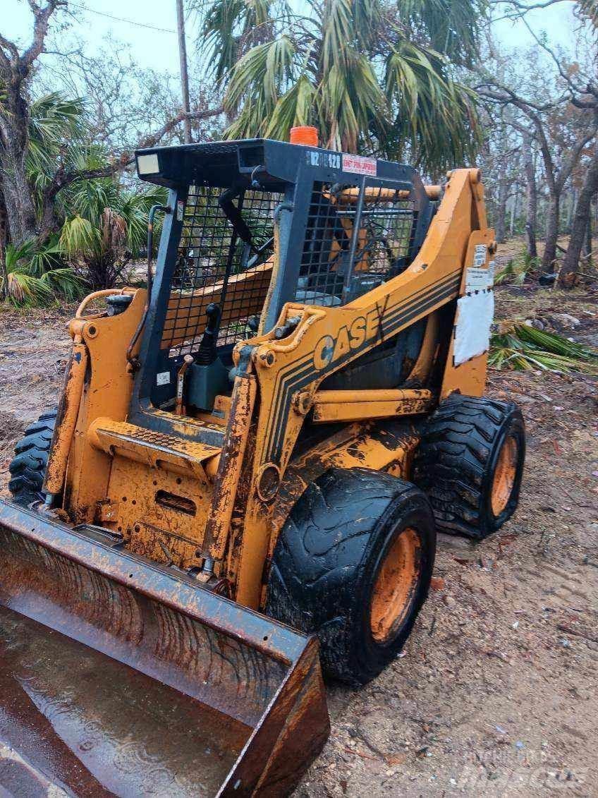 CASE 95XT Skid steer mini nakladalci