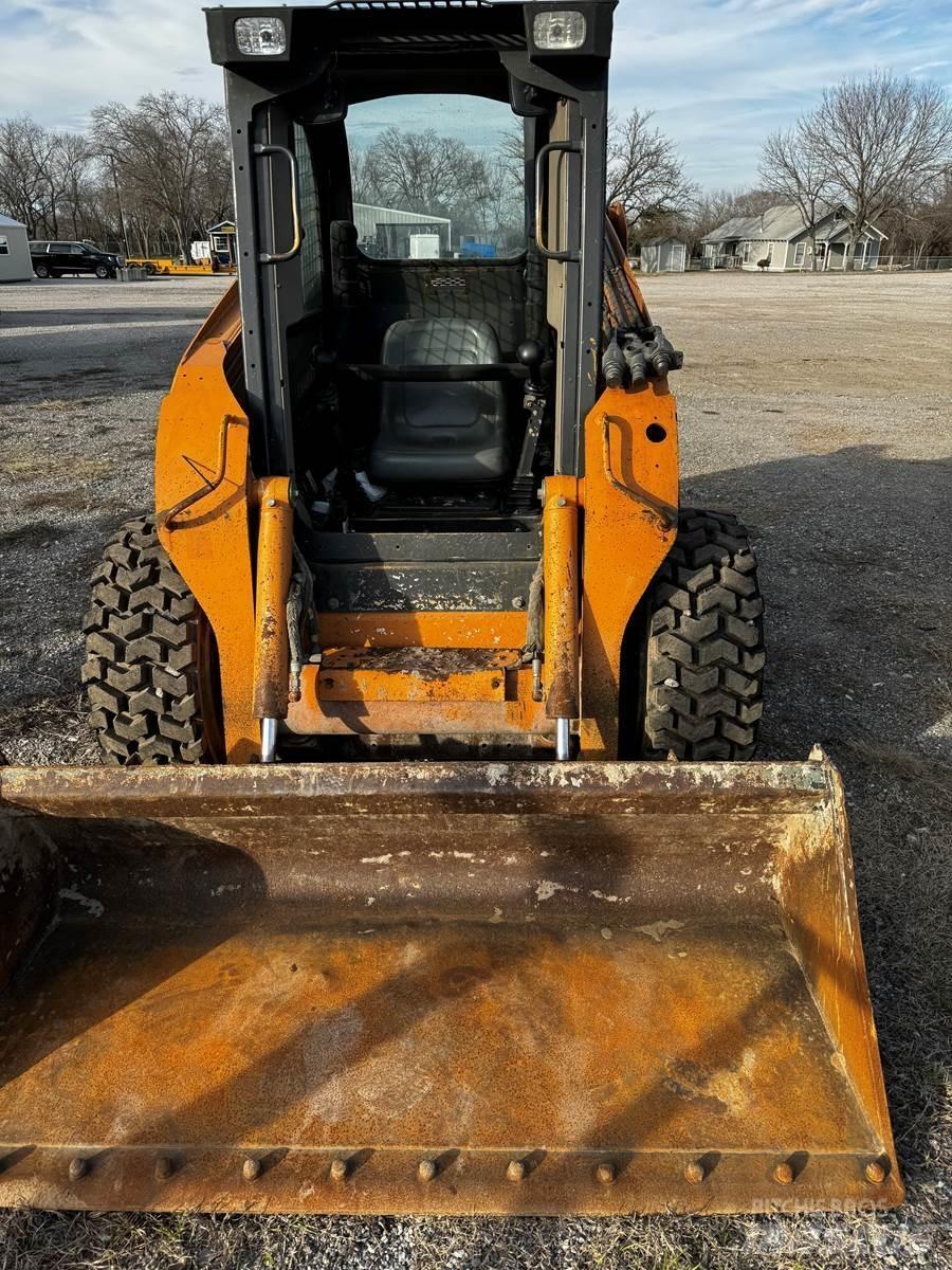 CASE SR250 Skid steer mini nakladalci