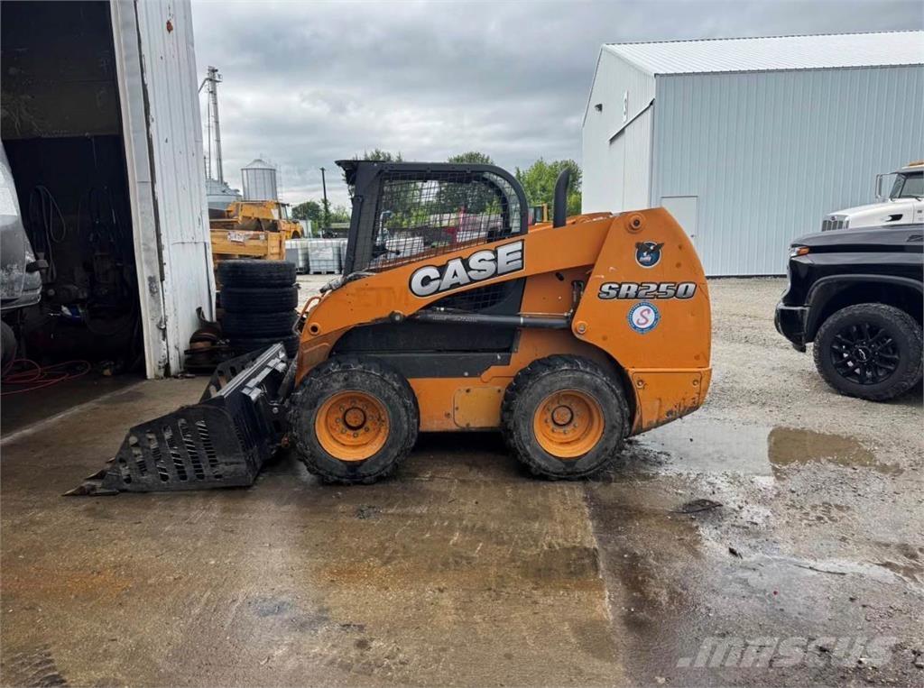 CASE SR250 Skid steer mini nakladalci