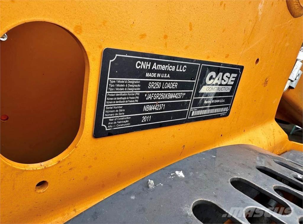 CASE SR250 Skid steer mini nakladalci