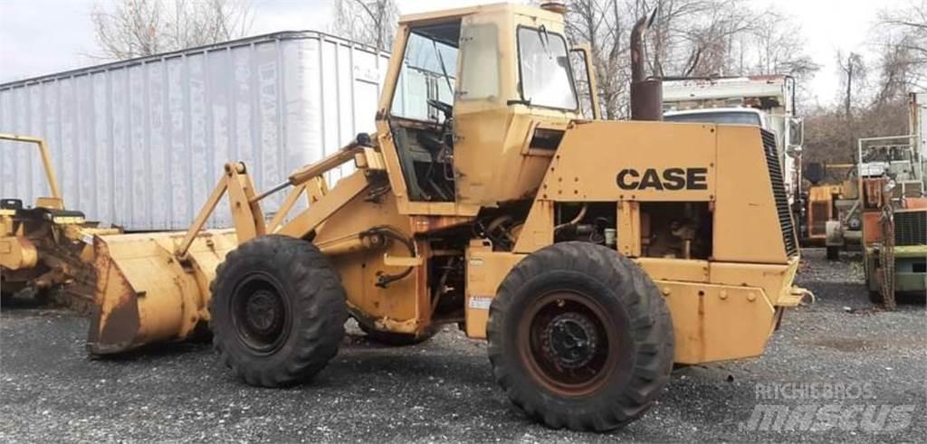 CASE W20C Kolesni nakladalci
