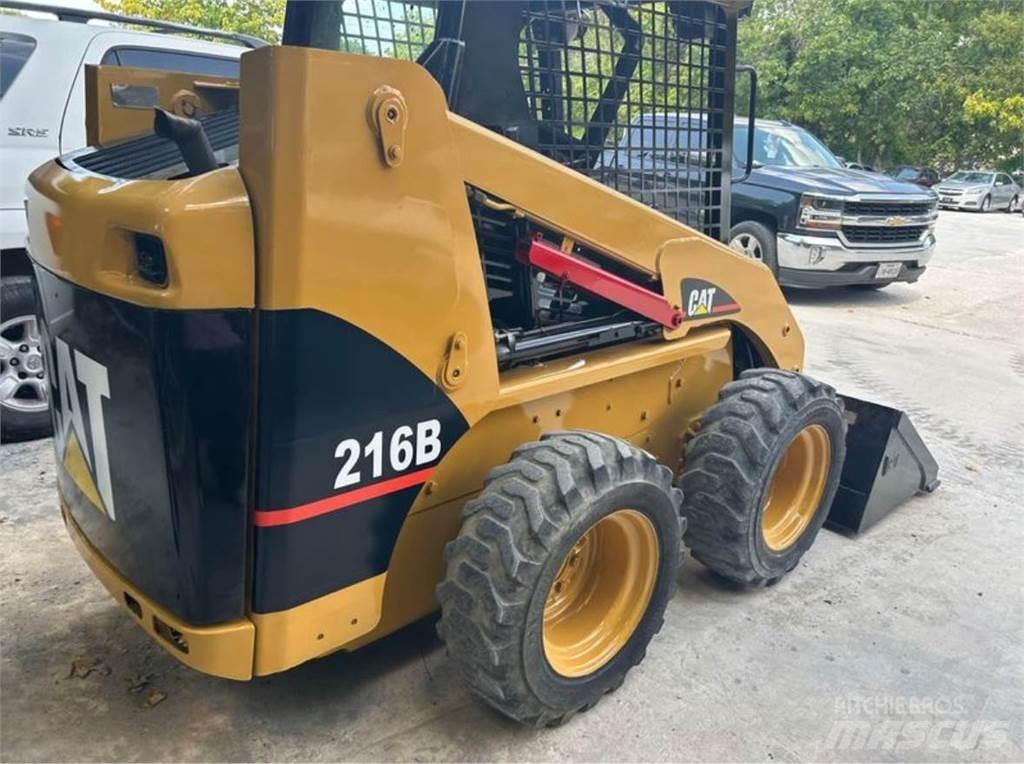 CAT 216B Skid steer mini nakladalci