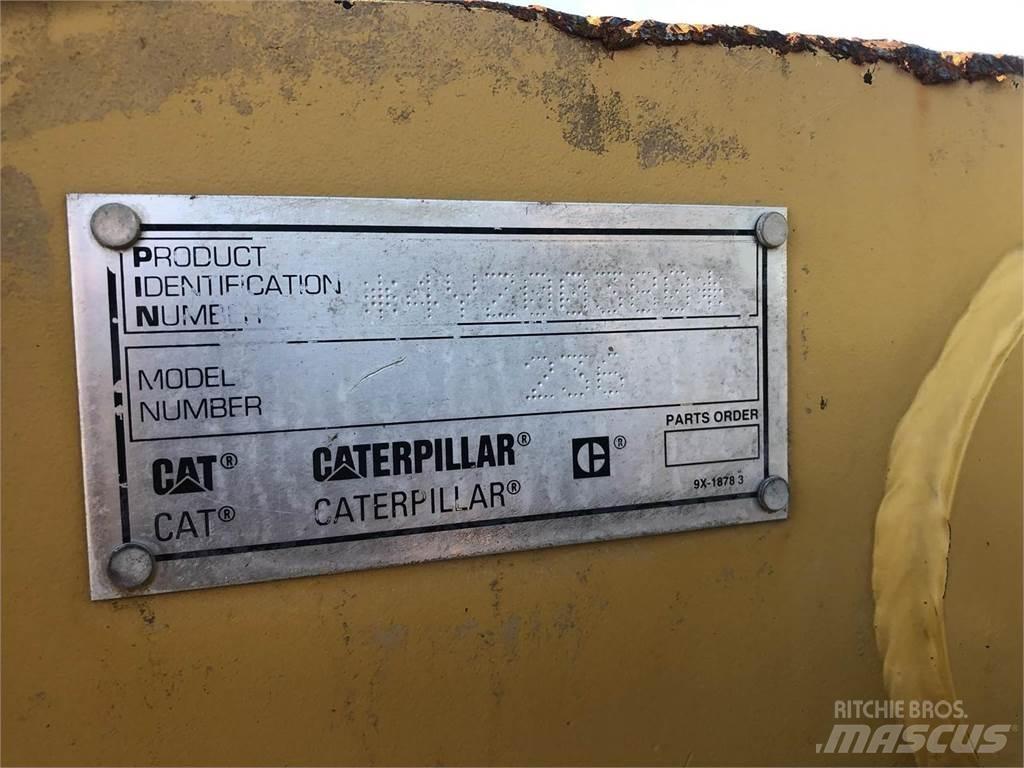 CAT 236 Skid steer mini nakladalci