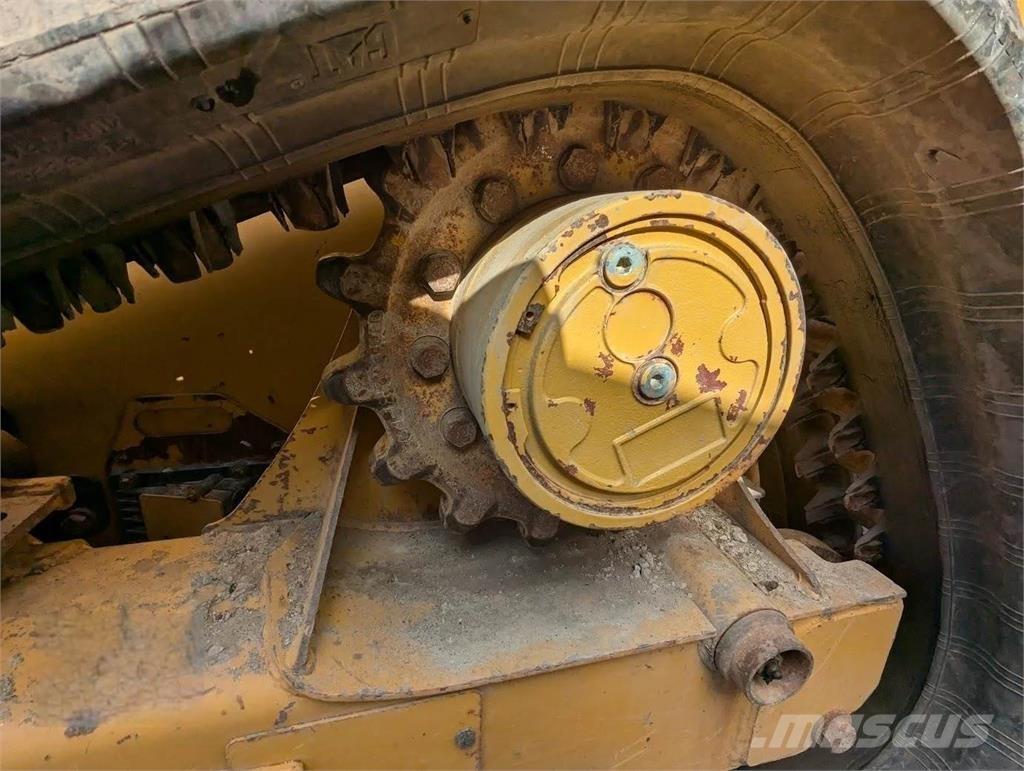 CAT 239D3 Skid steer mini nakladalci