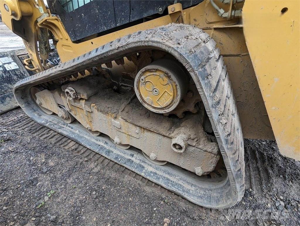 CAT 239D3 Skid steer mini nakladalci