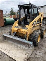 CAT 246 Skid steer mini nakladalci