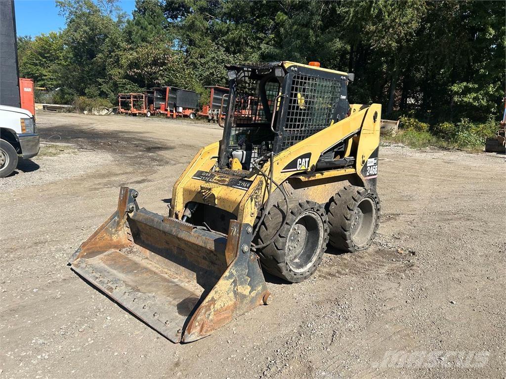 CAT 246B Skid steer mini nakladalci