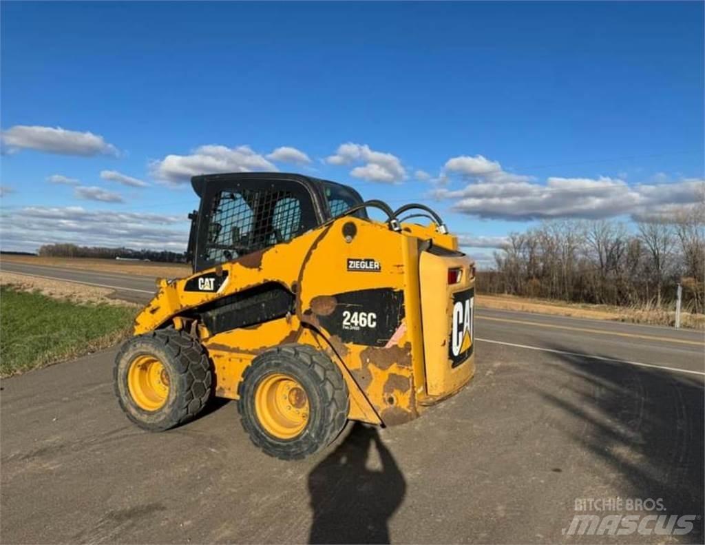 CAT 246C Skid steer mini nakladalci