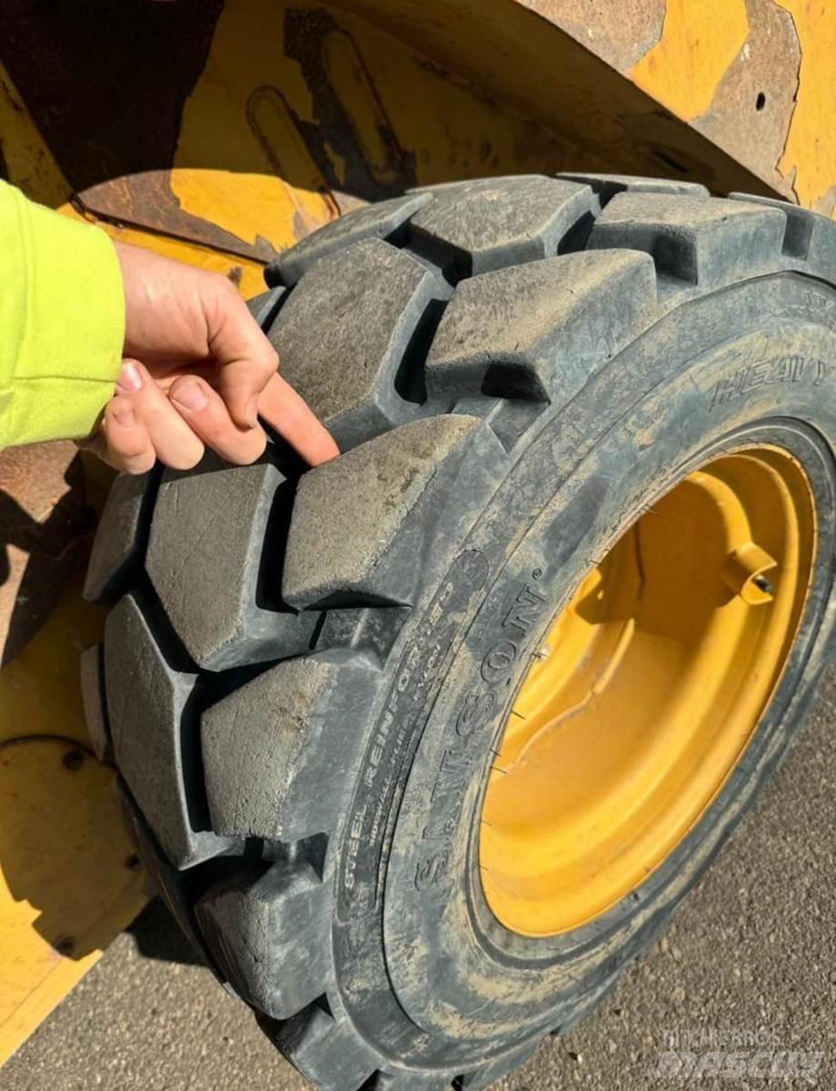 CAT 246C Skid steer mini nakladalci