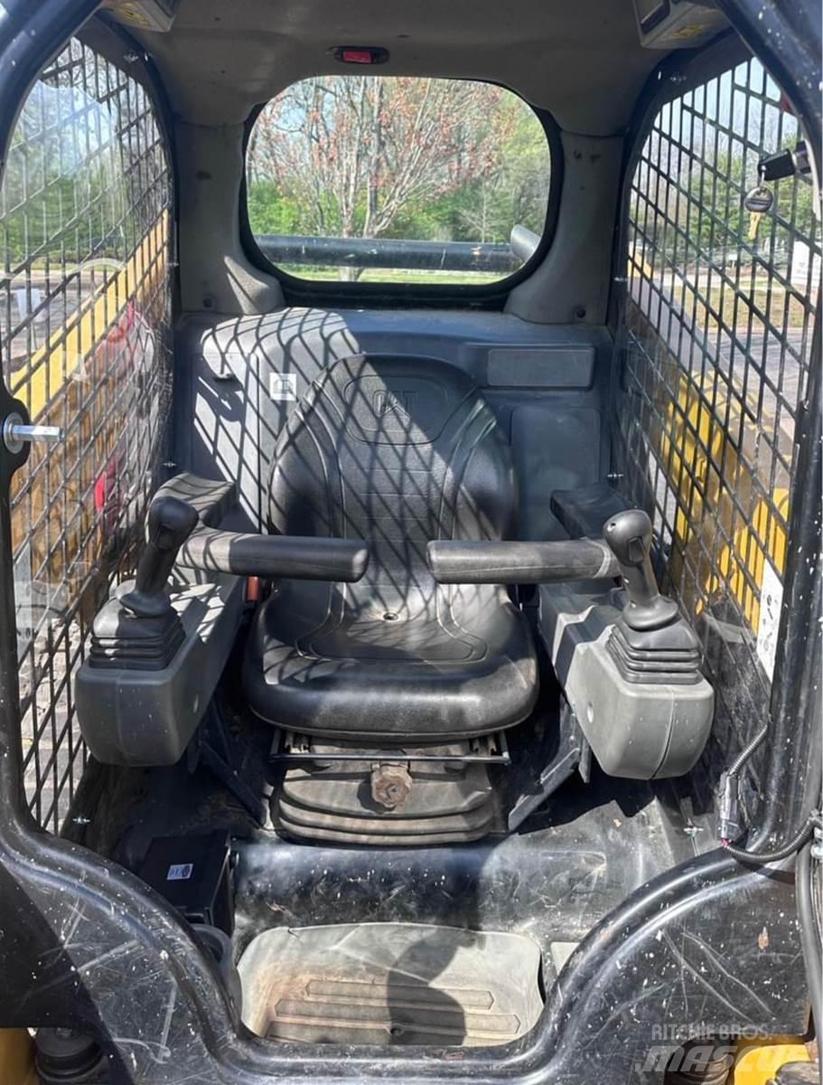 CAT 249D3 Skid steer mini nakladalci