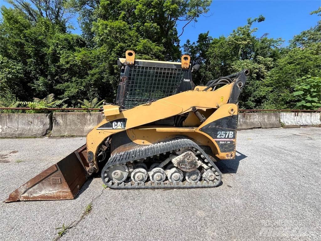 CAT 257B Skid steer mini nakladalci