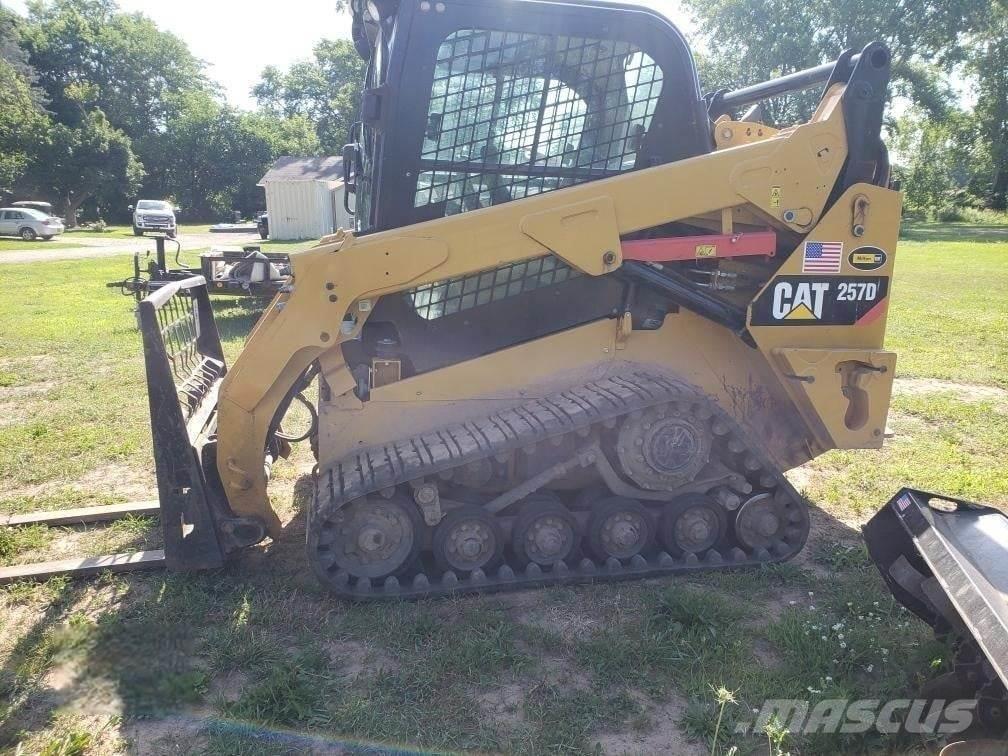 CAT 257D Skid steer mini nakladalci