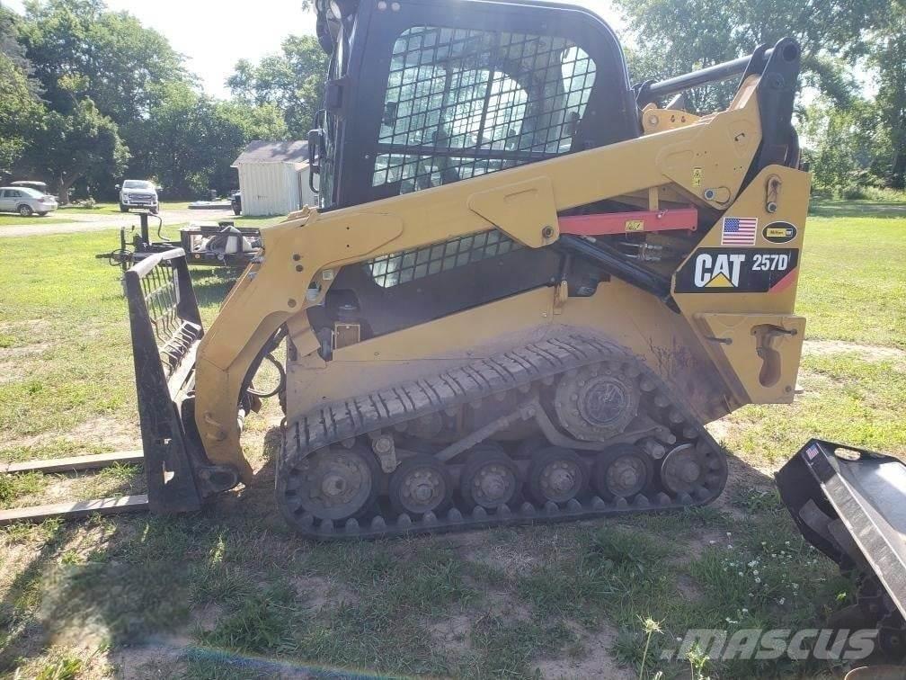 CAT 257D Skid steer mini nakladalci