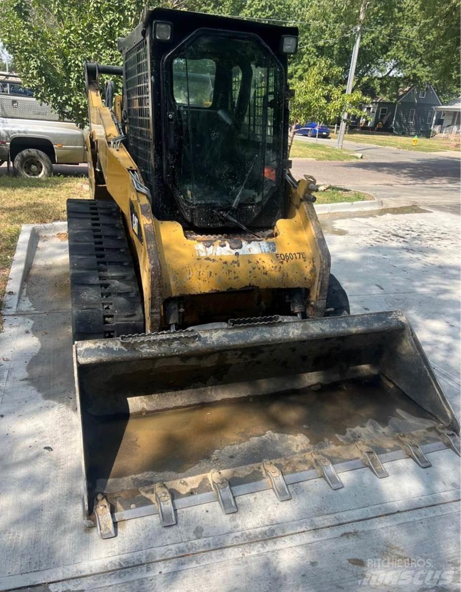 CAT 259B3 Skid steer mini nakladalci