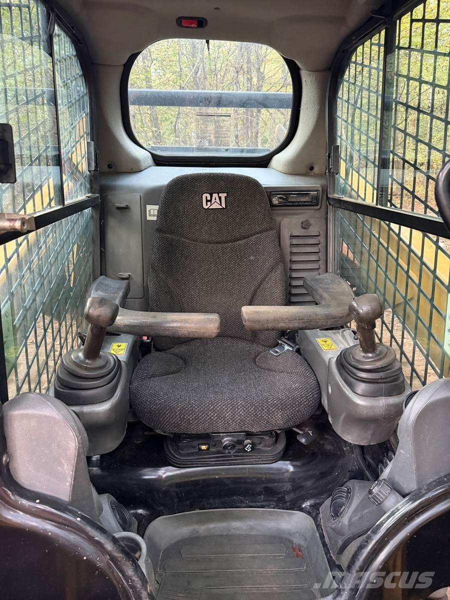 CAT 259D Skid steer mini nakladalci