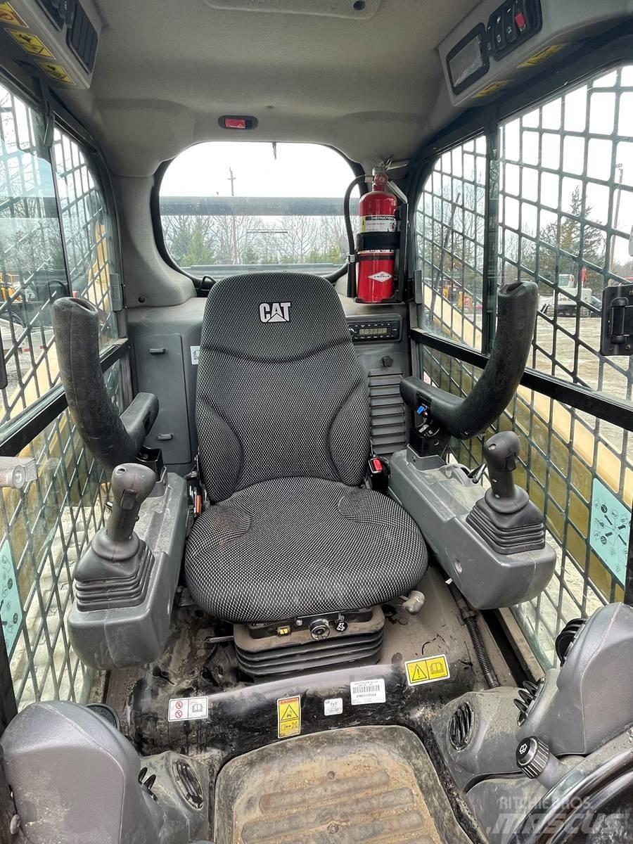 CAT 259D3 Skid steer mini nakladalci