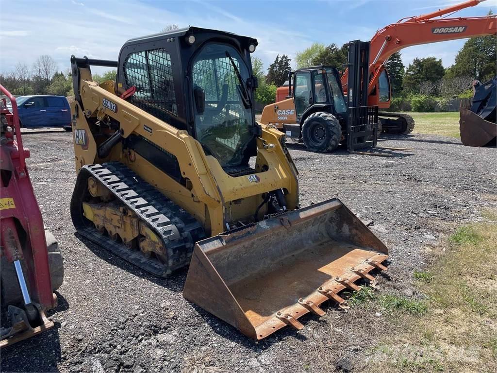 CAT 259D3 Skid steer mini nakladalci