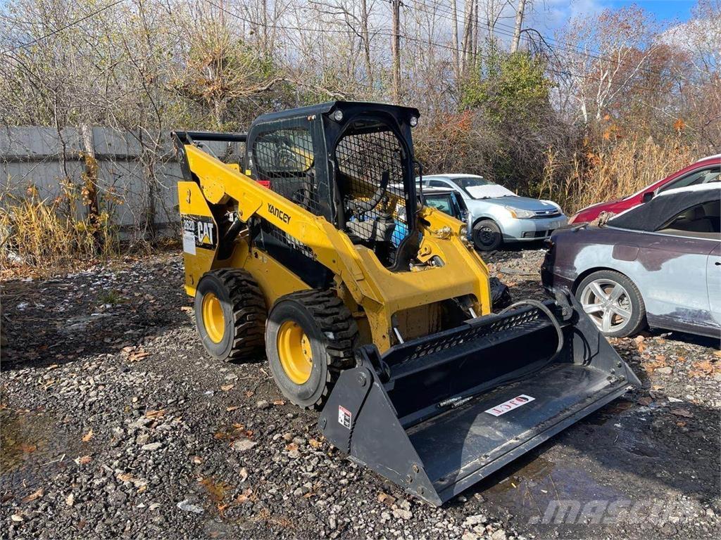 CAT 262D Skid steer mini nakladalci
