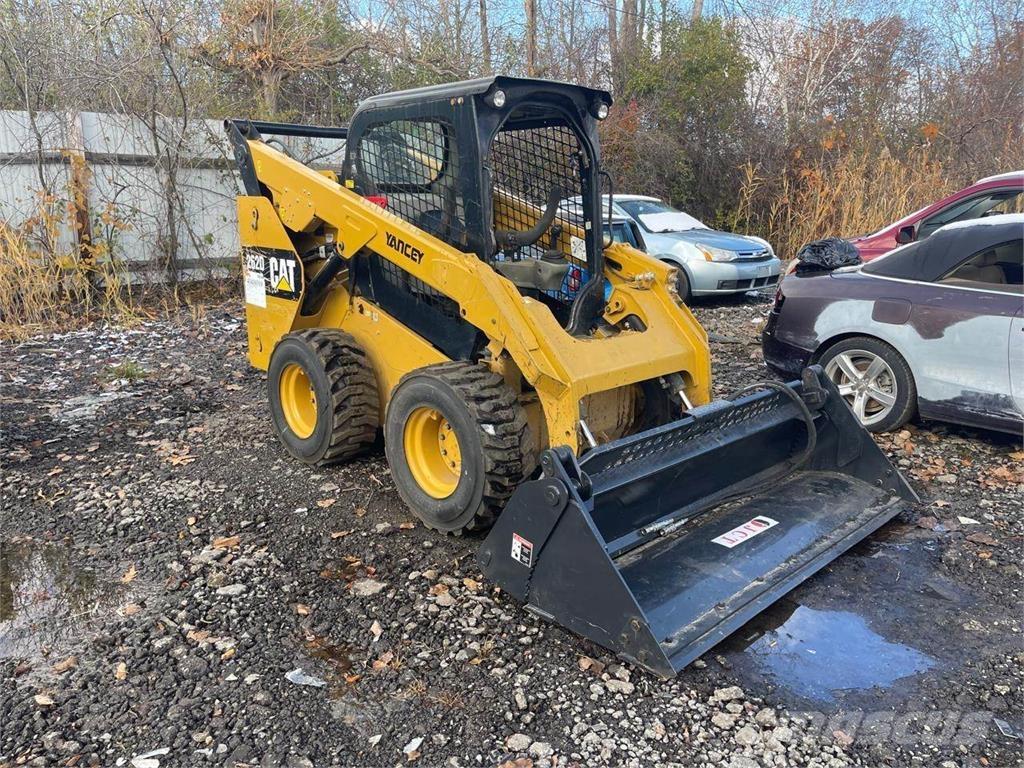 CAT 262D Skid steer mini nakladalci