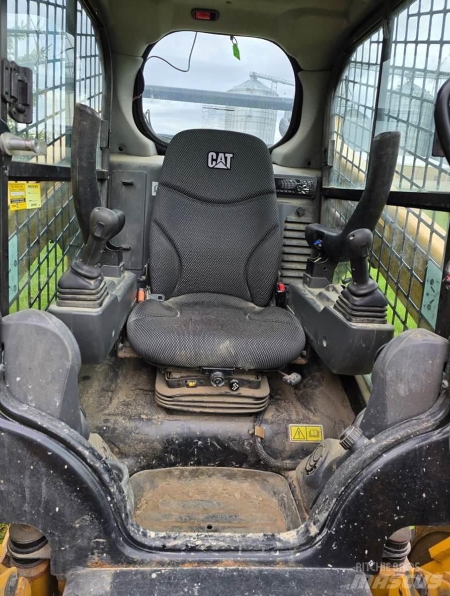 CAT 262D3 Skid steer mini nakladalci