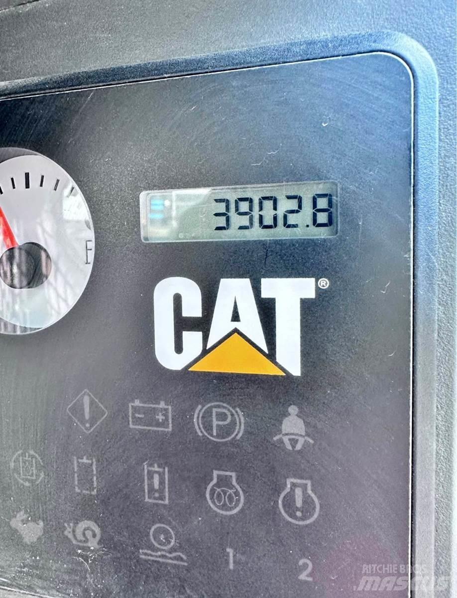 CAT 299D Skid steer mini nakladalci
