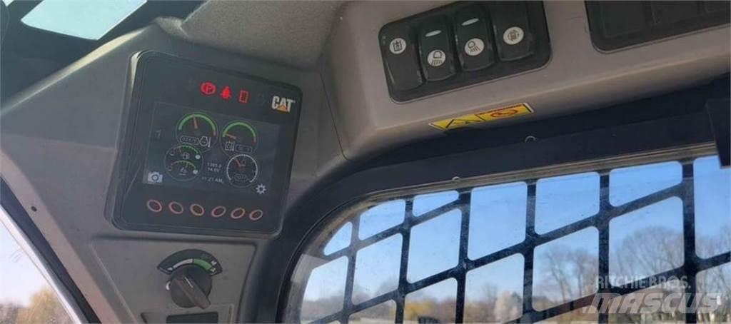 CAT 299D2 Skid steer mini nakladalci