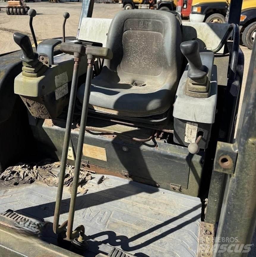 CAT 302.5 Mini bagri <7t