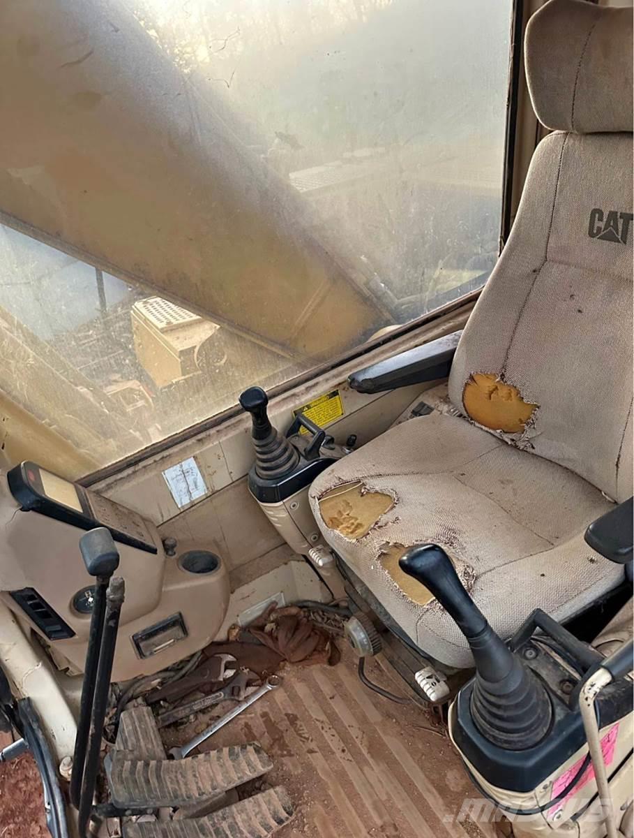 CAT 320BL Bagri goseničarji