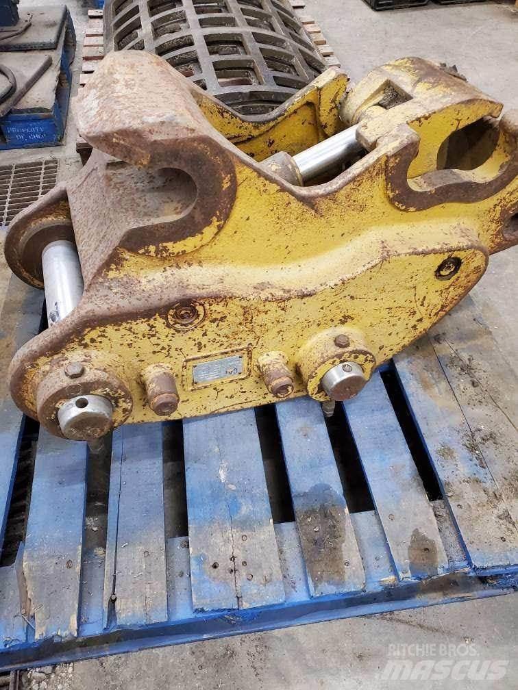 CAT 320DL Hitre spojke