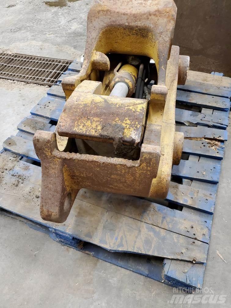 CAT 320DL Hitre spojke