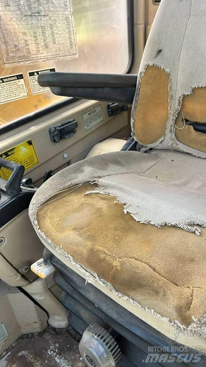CAT 320L Bagri goseničarji