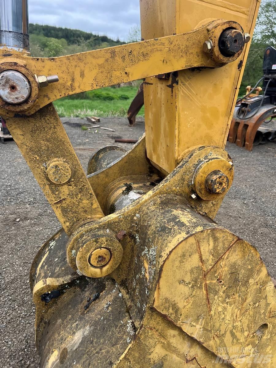 CAT 322C Bagri goseničarji