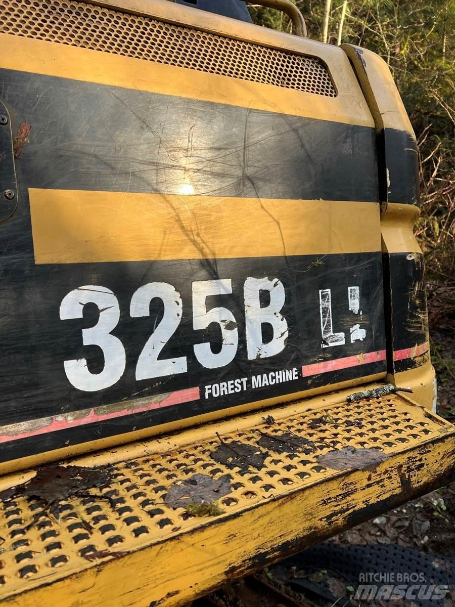 CAT 325BL Nakladalci za les