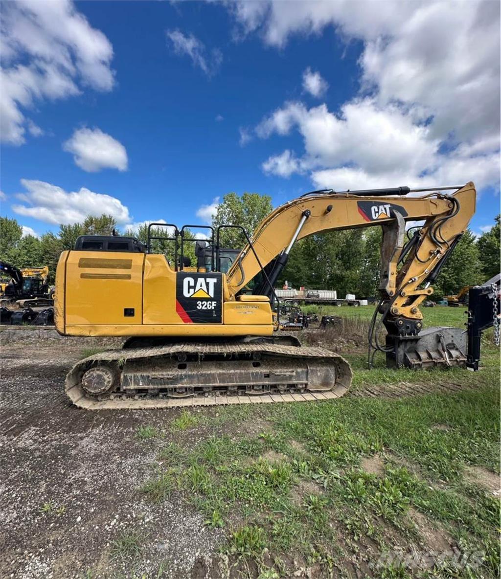 CAT 326FL Bagri goseničarji