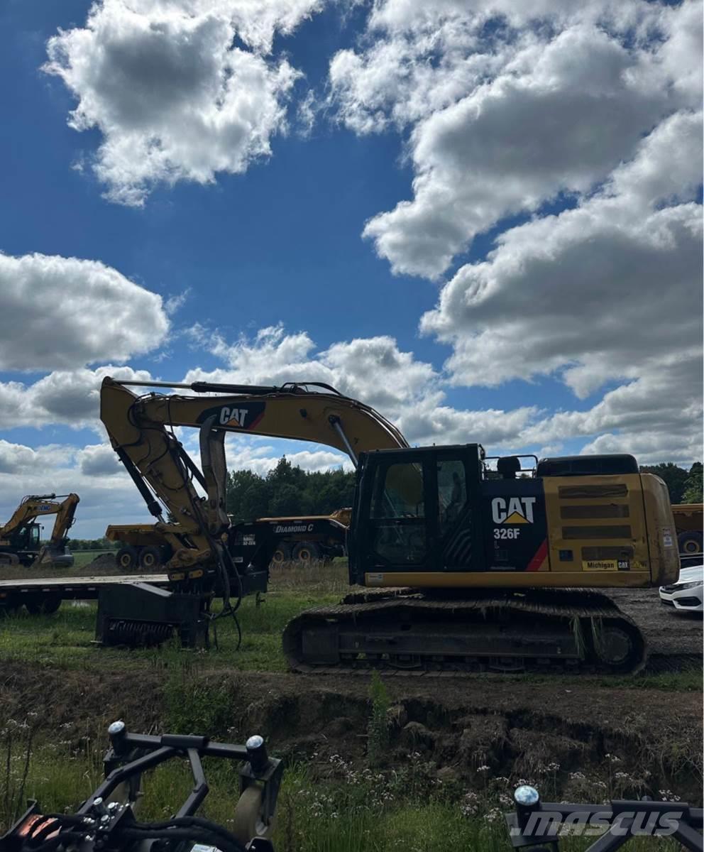 CAT 326FL Bagri goseničarji