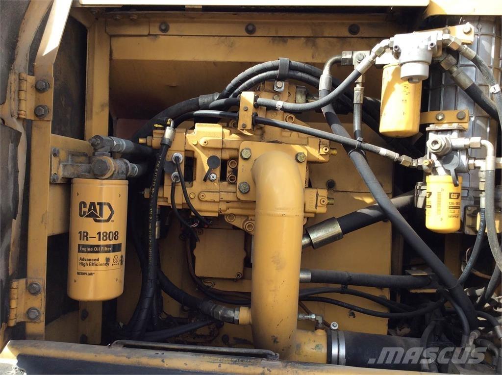 CAT 330CL Bagri goseničarji