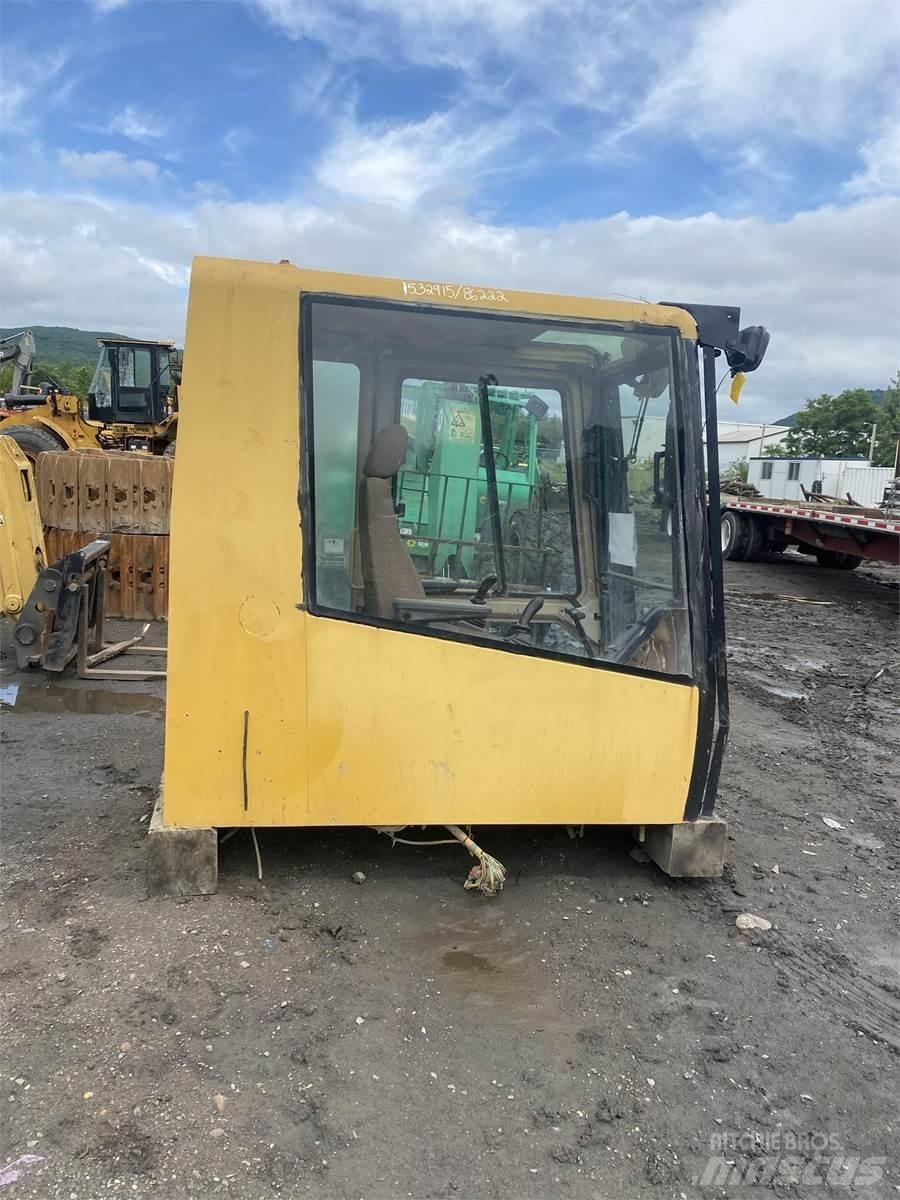 CAT 365 Kabine in notranjost