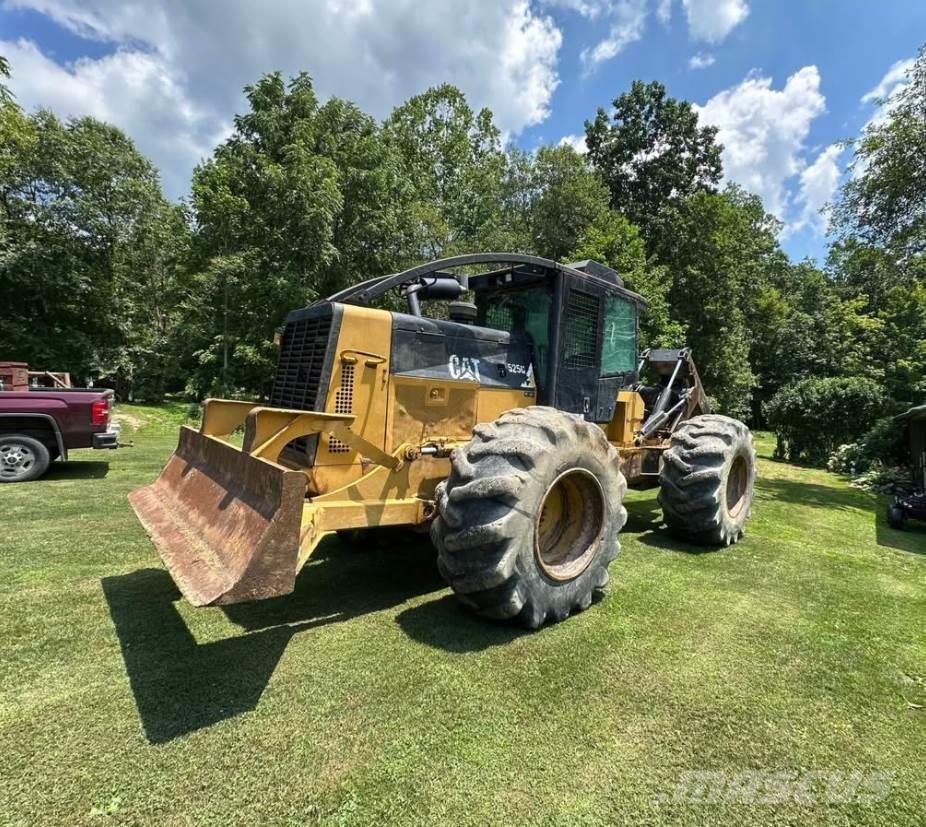 CAT 525C Skiderji