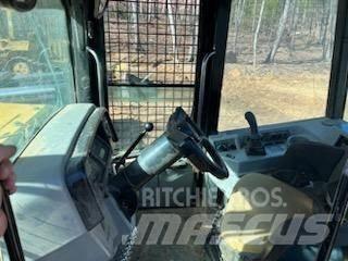 CAT 535B Skiderji