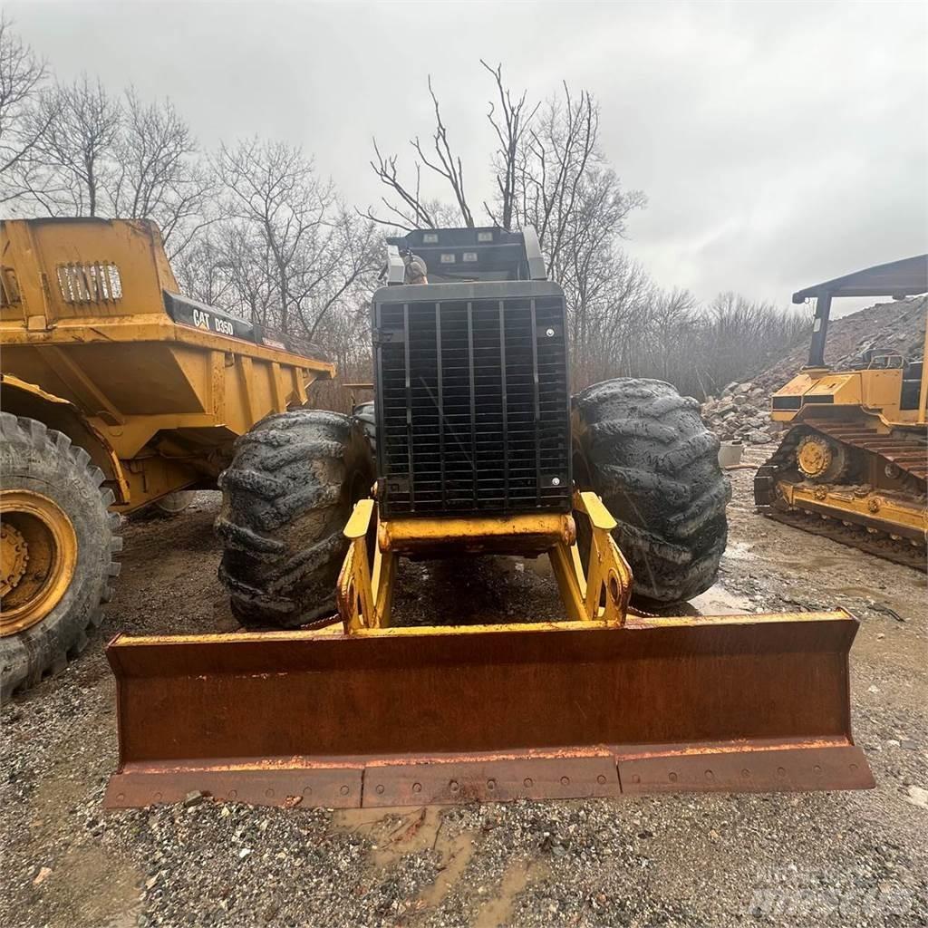 CAT 545 Skiderji