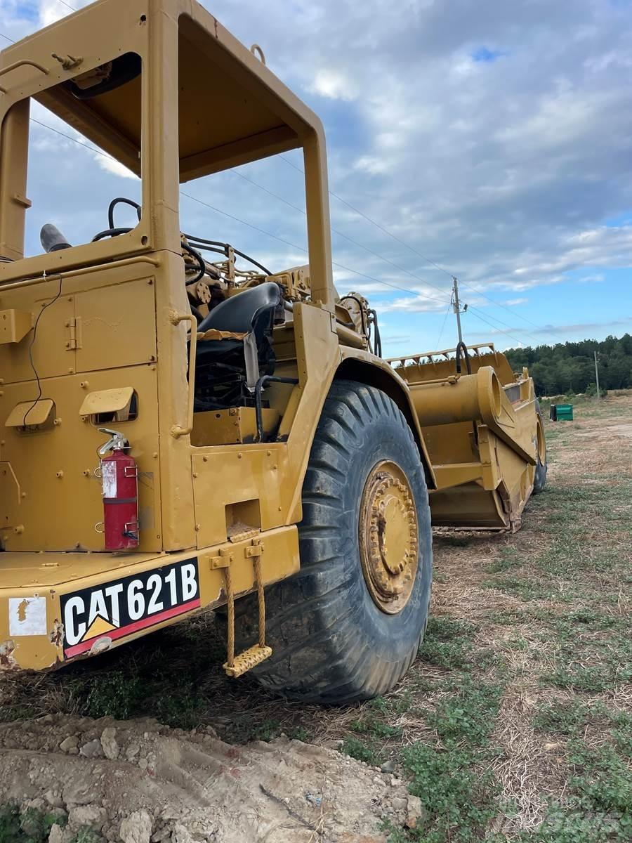CAT 621B Strgalci