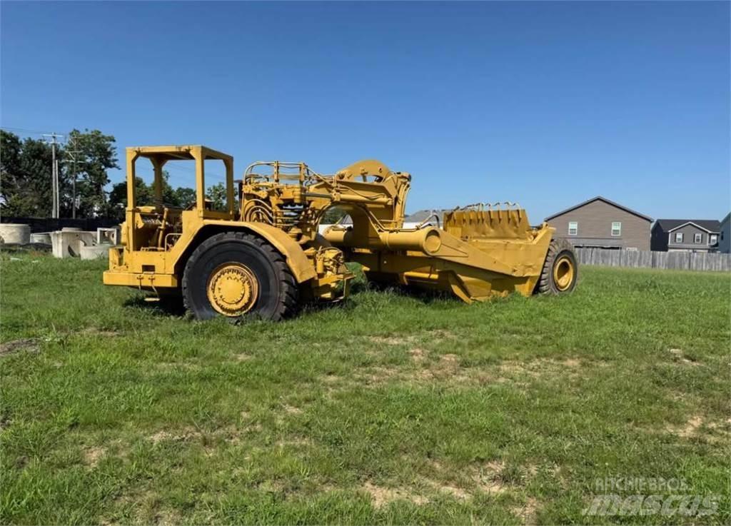 CAT 621B Strgalci