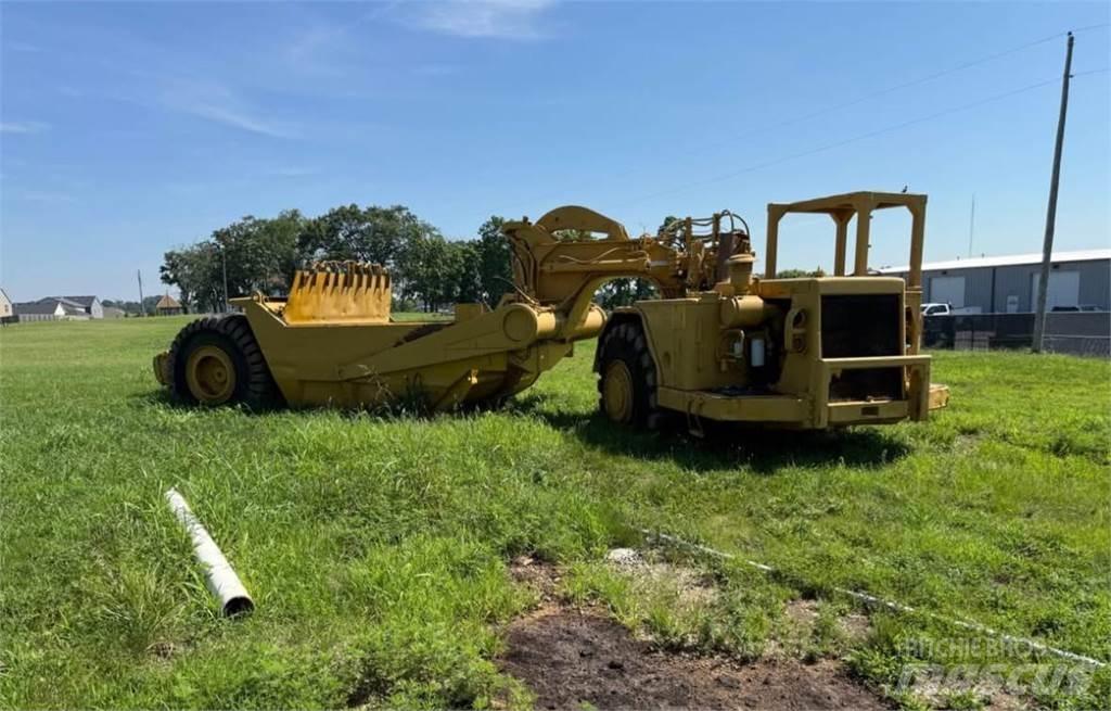 CAT 621B Strgalci